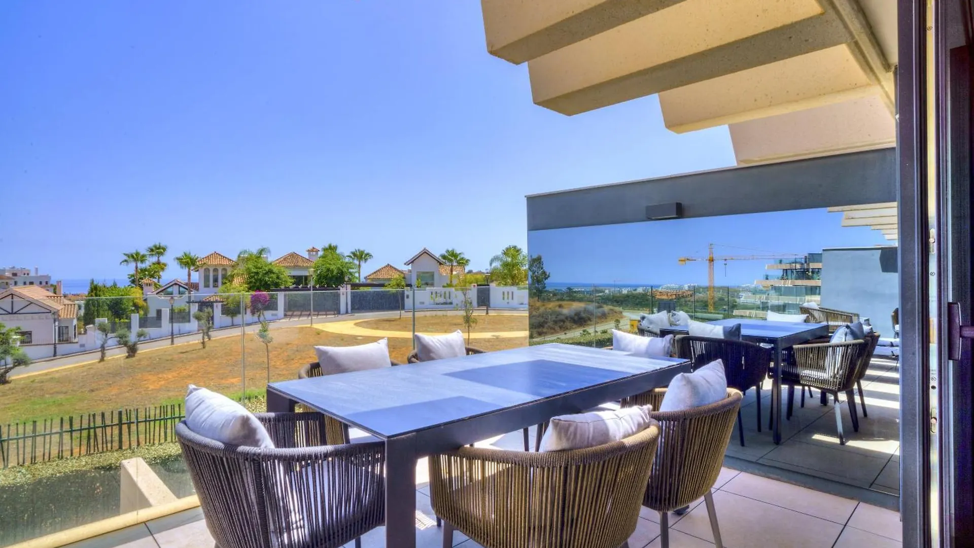 Oasis 325 Apartment Estepona Spain