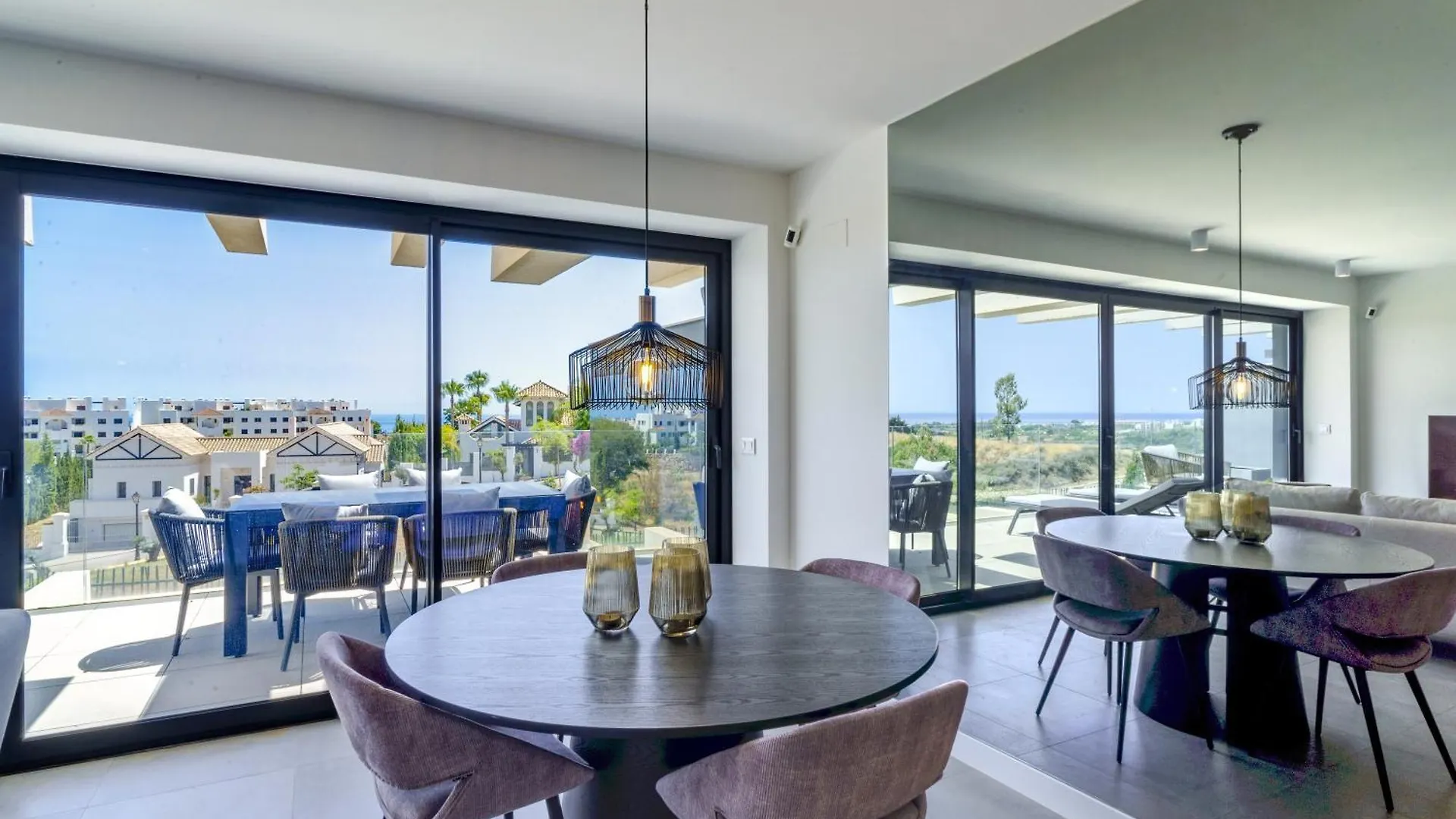 Oasis 325 location