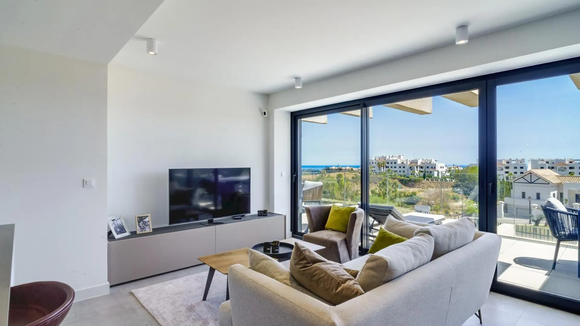 Oasis 325 Apartment Estepona 0*,  Spain